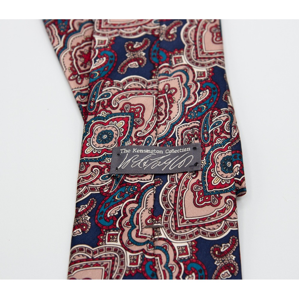 The Kensington Collection Mens Silk Tie Navy Blue Red Paisley Medallion Silk Tie - Picture 5 of 5